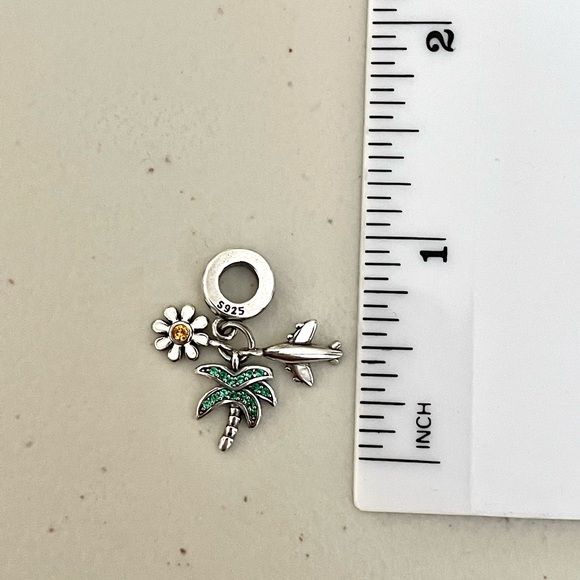 Summer Vacation Bracelet Charm - Picture 2 of 4